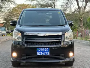 Toyota Noah 2.0 143hp FWD (7 Seater) 2009 Matt Black