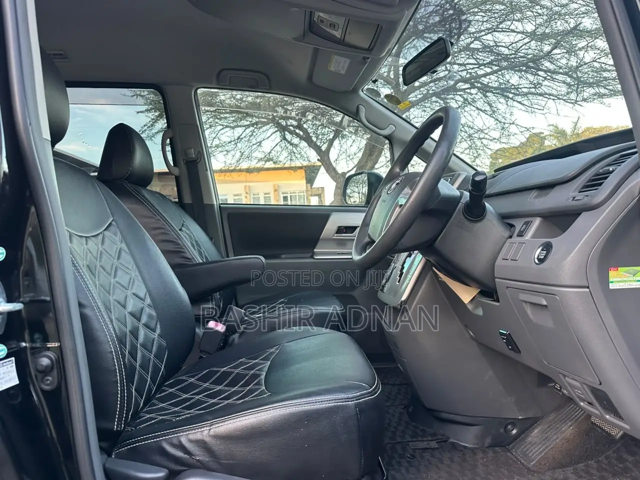 Toyota Noah 2.0 143hp FWD (7 Seater) 2009 Matt Black
