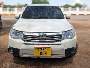 Subaru Forester 2009 Off white