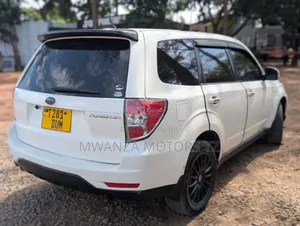 Subaru Forester 2009 Off white
