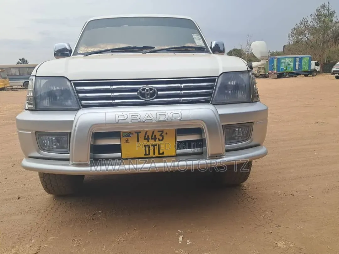Toyota Land Cruiser Prado 1996 Off white
