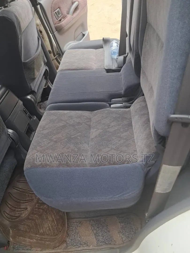 Toyota Land Cruiser Prado 1996 Off white