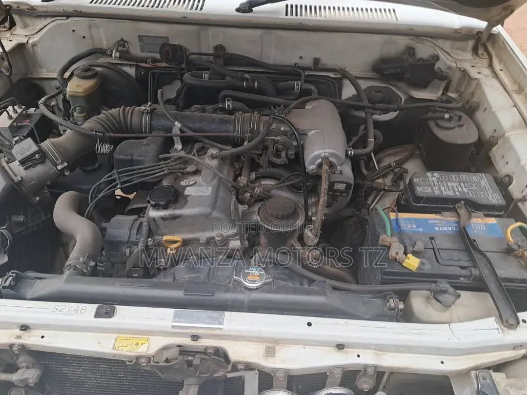 Toyota Land Cruiser Prado 1996 Off white