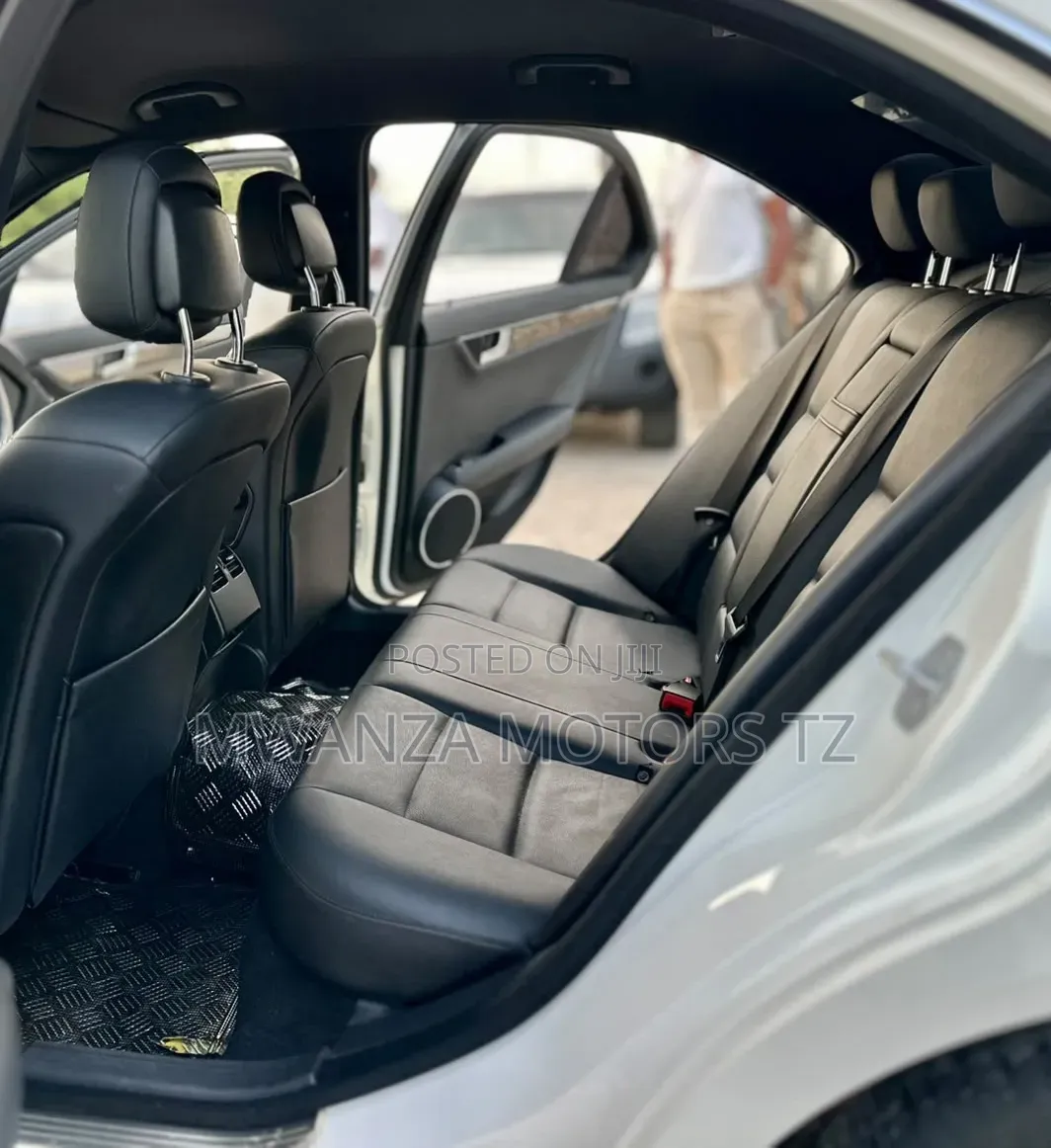 Mercedes-Benz C-Class 2008 White