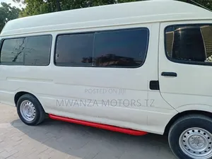 Toyota HiAce 1998 White