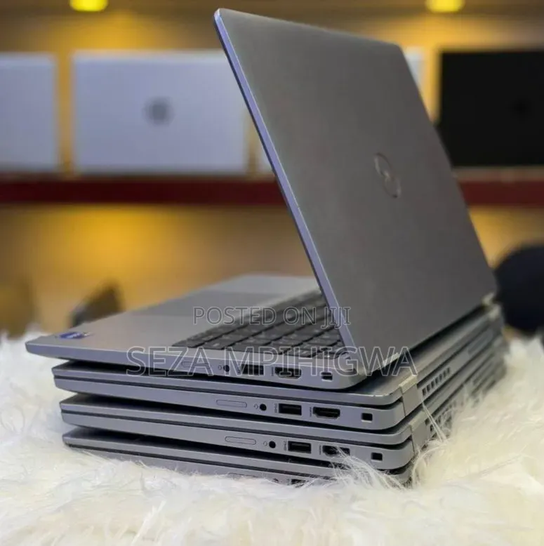 Laptop Dell Latitude 5320 32GB Intel Core i7 SSD 256GB