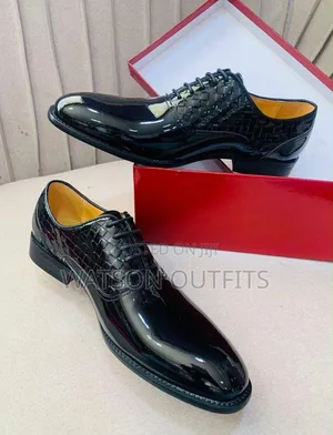 Men's Leather Shoes in LV Reddish Colour Sole Design