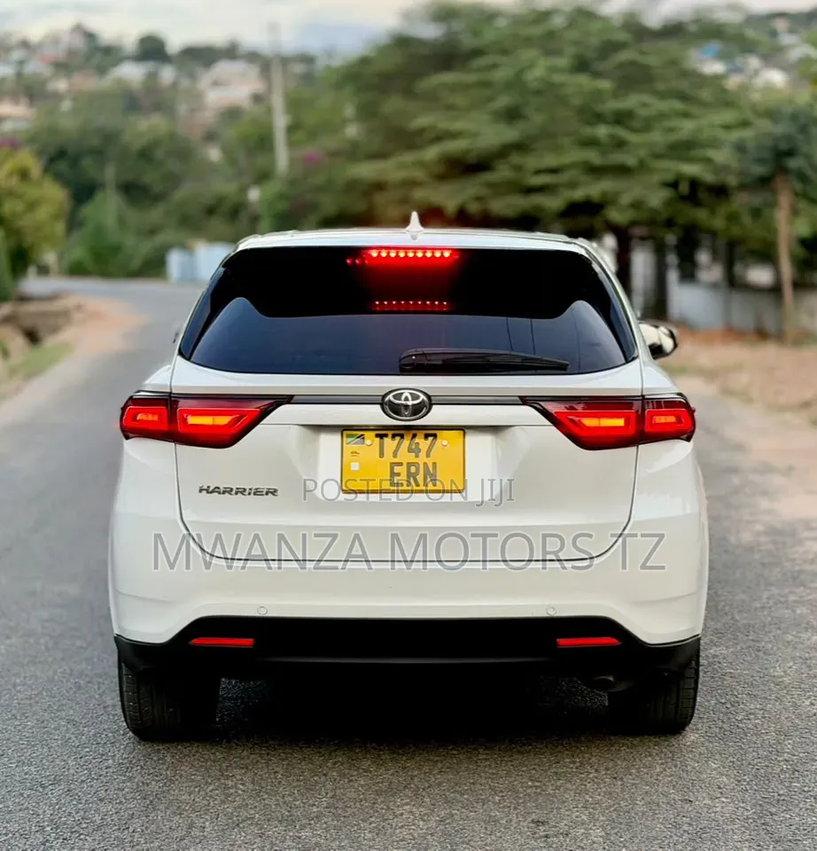 Toyota Harrier 2015 Off white