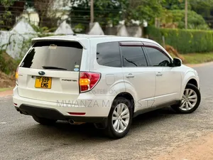 Subaru Forester 2011 Off white