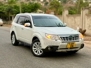 Subaru Forester 2011 Off white