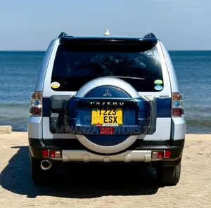Mitsubishi Pajero 2006 Silver