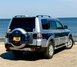 Mitsubishi Pajero 2006 Silver