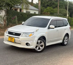 Subaru Forester 2010 Off white