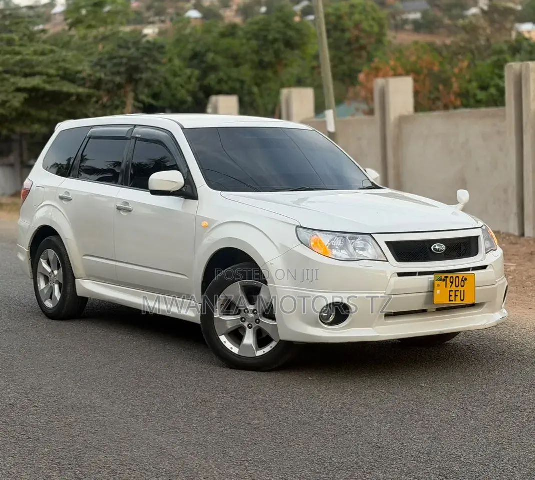 Subaru Forester 2010 Off white