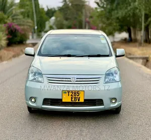 Toyota Raum 2005 Beige