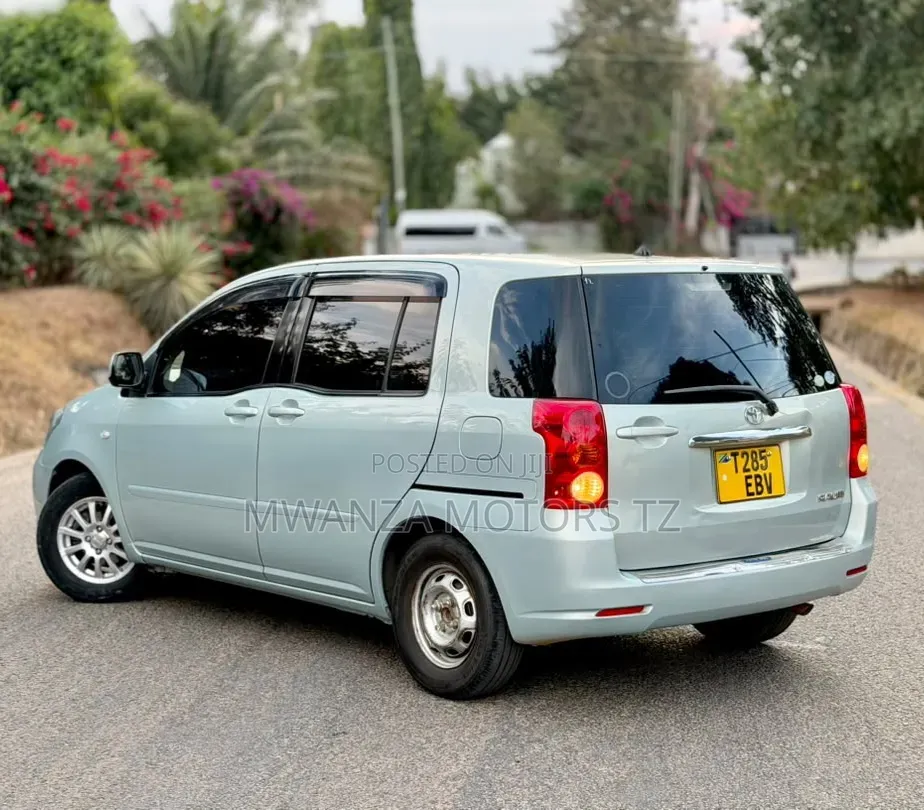 Toyota Raum 2005 Beige