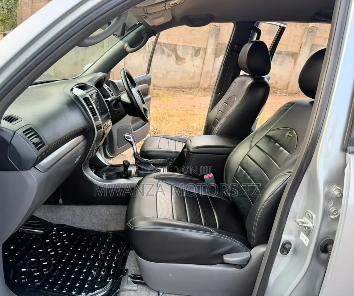 Toyota Land Cruiser Prado 2004 Silver