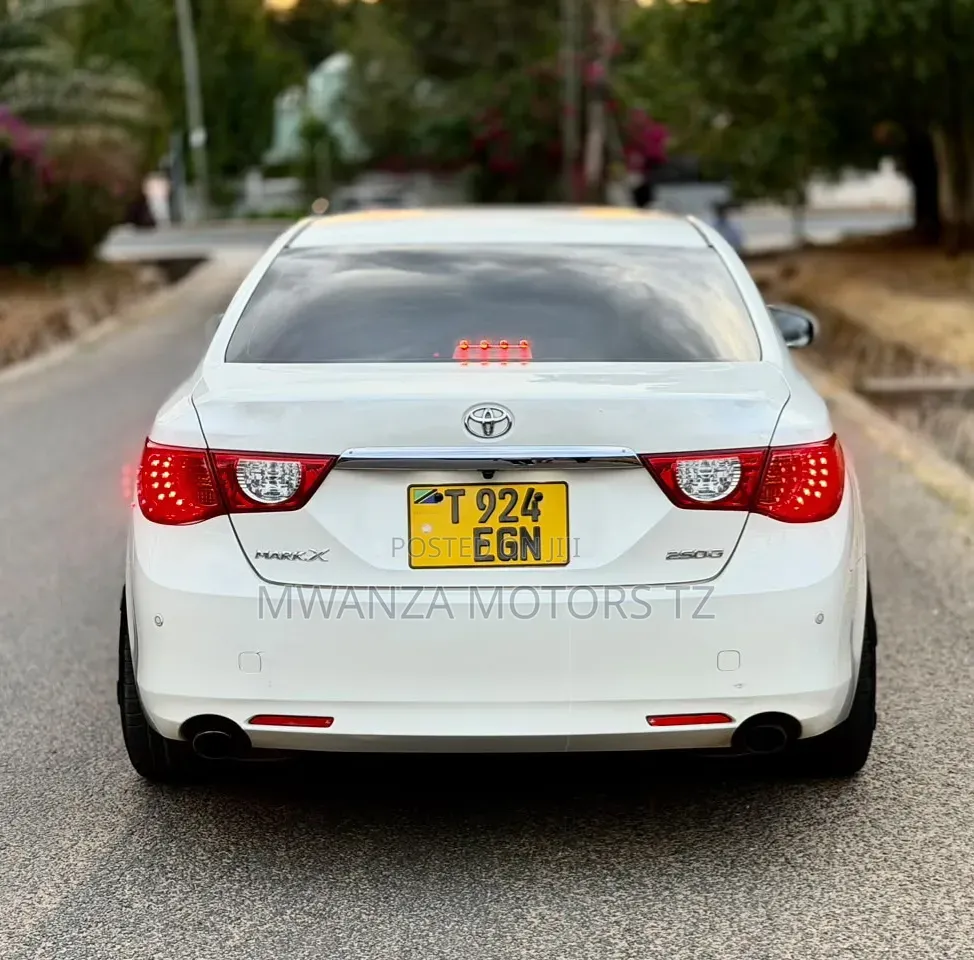 Toyota Mark X 2011 White