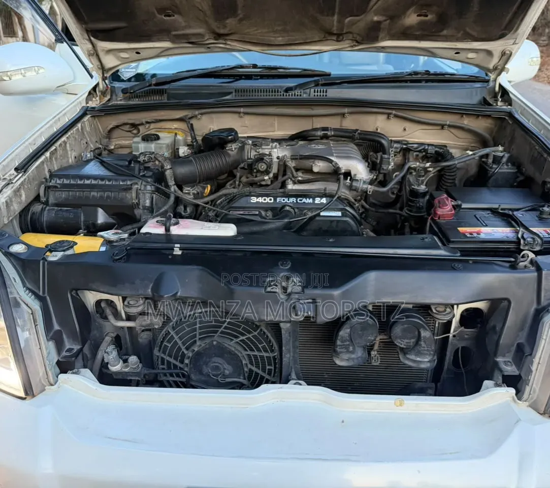 Toyota Land Cruiser Prado 2003 White