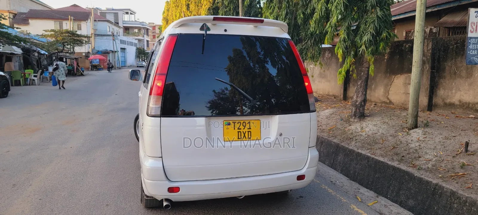 Toyota Noah 2003 White