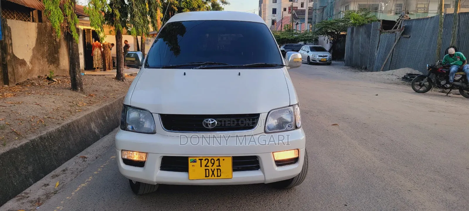 Toyota Noah 2003 White