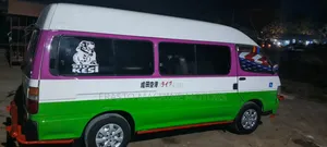Toyota HiAce 2002