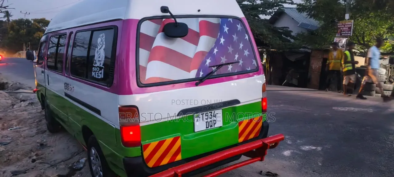 Toyota HiAce 2002
