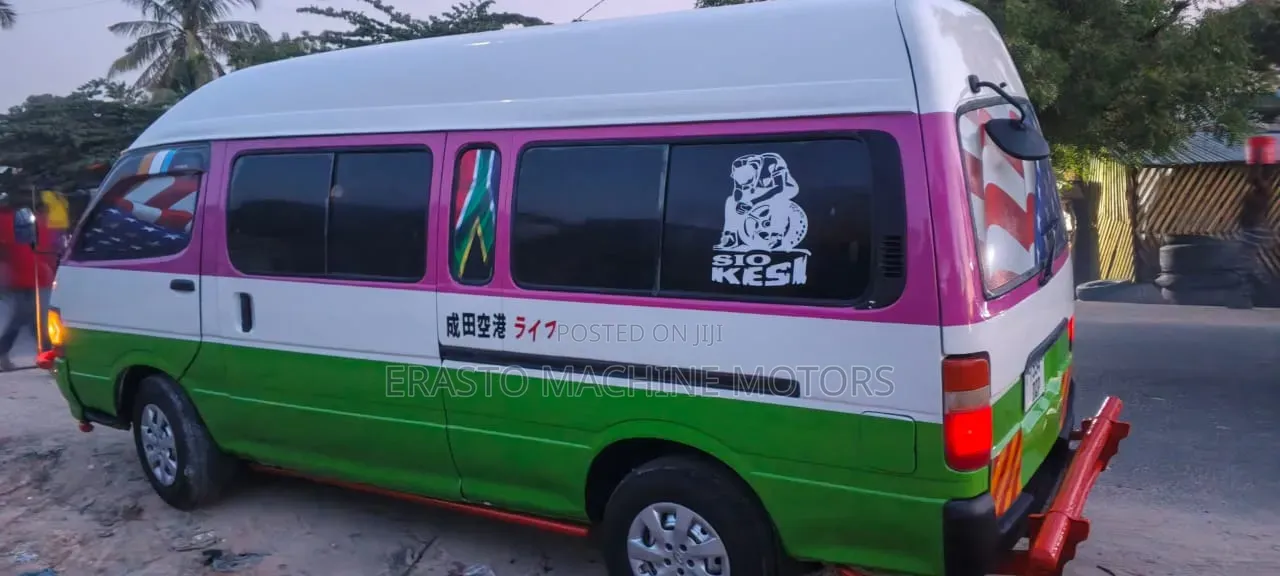 Toyota HiAce 2002