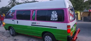 Toyota HiAce 2002
