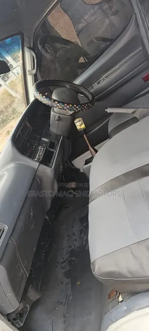 Toyota HiAce 2002