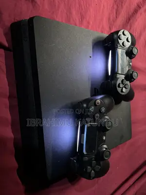 PS4 Slim 500GB Original – Full Set Na Games