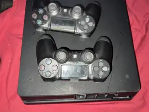 PS4 Slim 500GB Original – Full Set Na Games