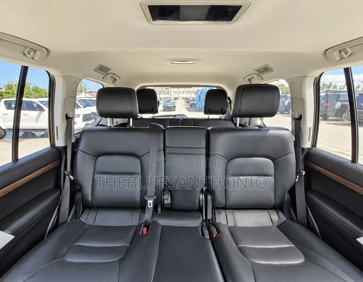 Toyota Land Cruiser 4.5 V8 VXR 2018 Silver