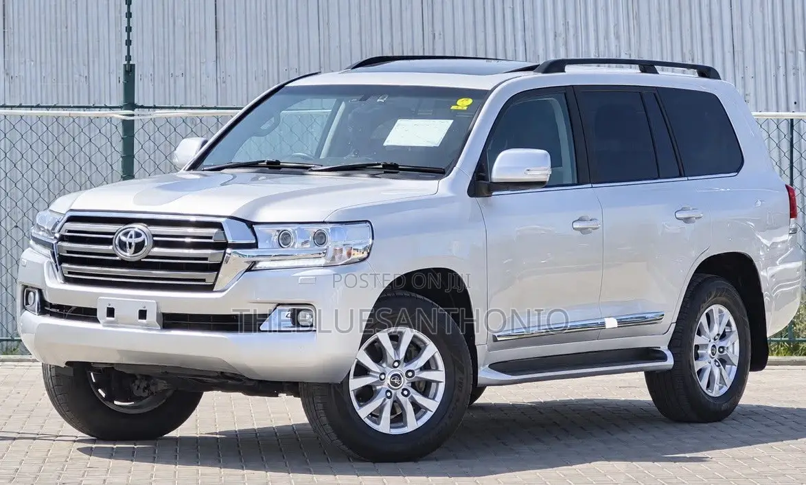 Toyota Land Cruiser 4.5 V8 VXR 2018 Silver