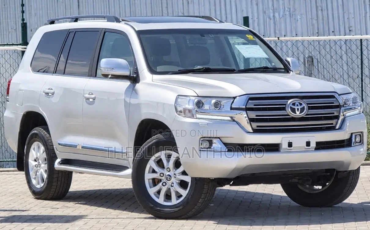 Toyota Land Cruiser 4.5 V8 VXR 2018 Silver