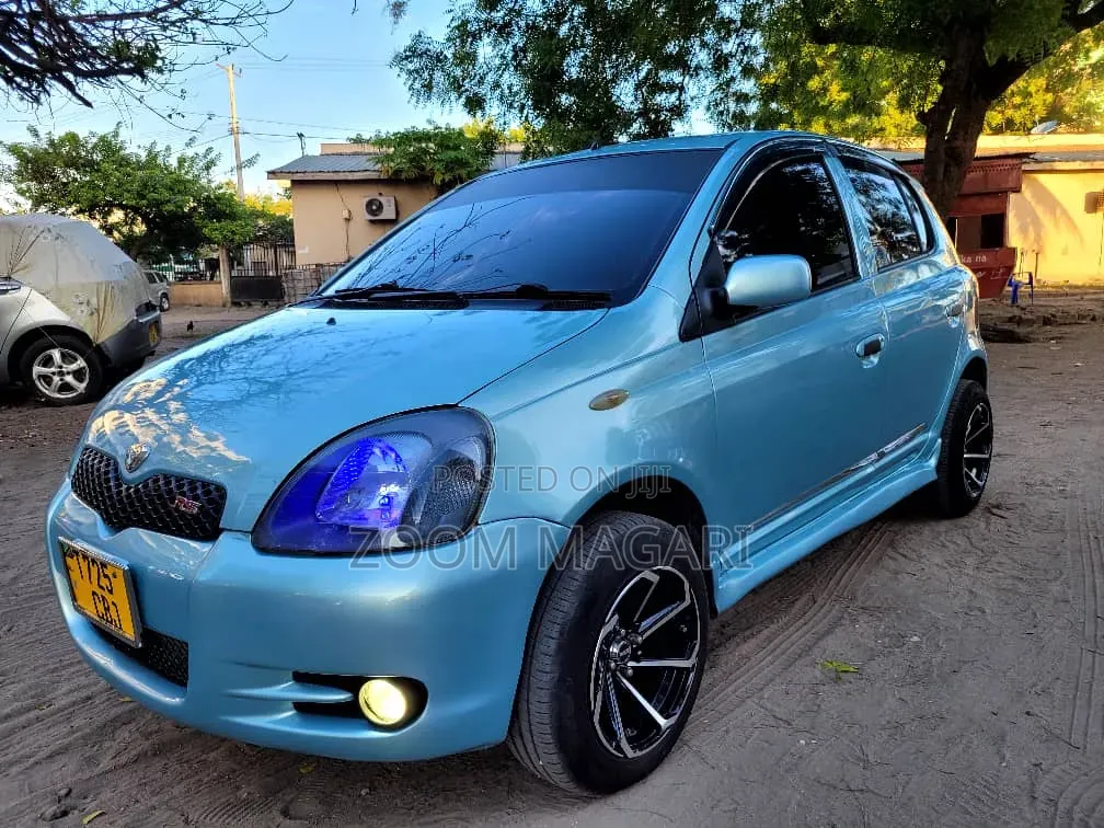 Toyota Vitz 2002 Blue