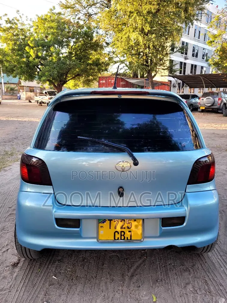 Toyota Vitz 2002 Blue