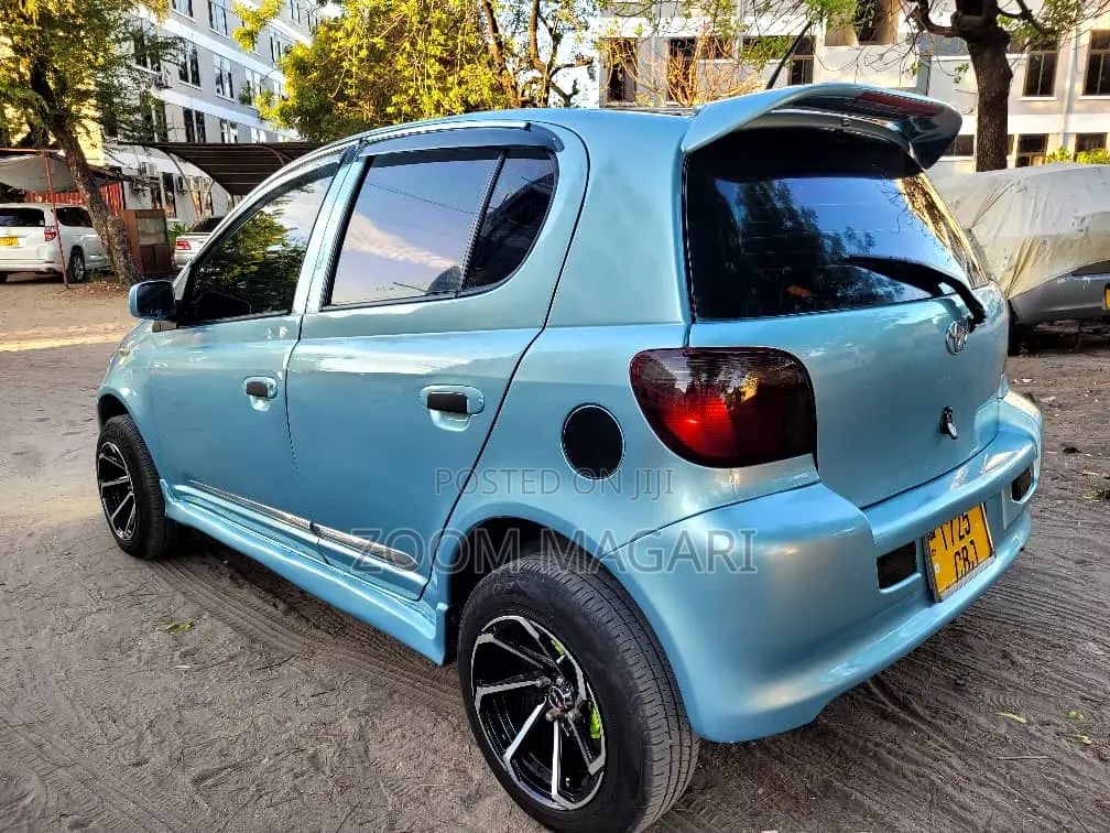 Toyota Vitz 2002 Blue