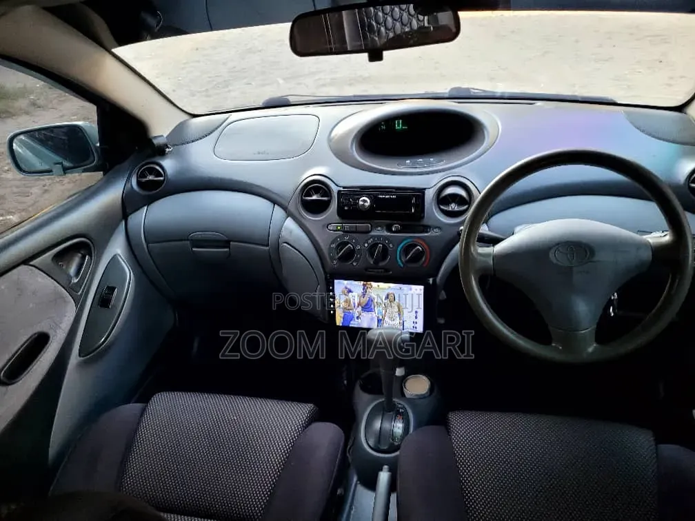 Toyota Vitz 2002 Blue