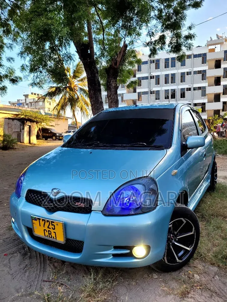 Toyota Vitz 2002 Blue