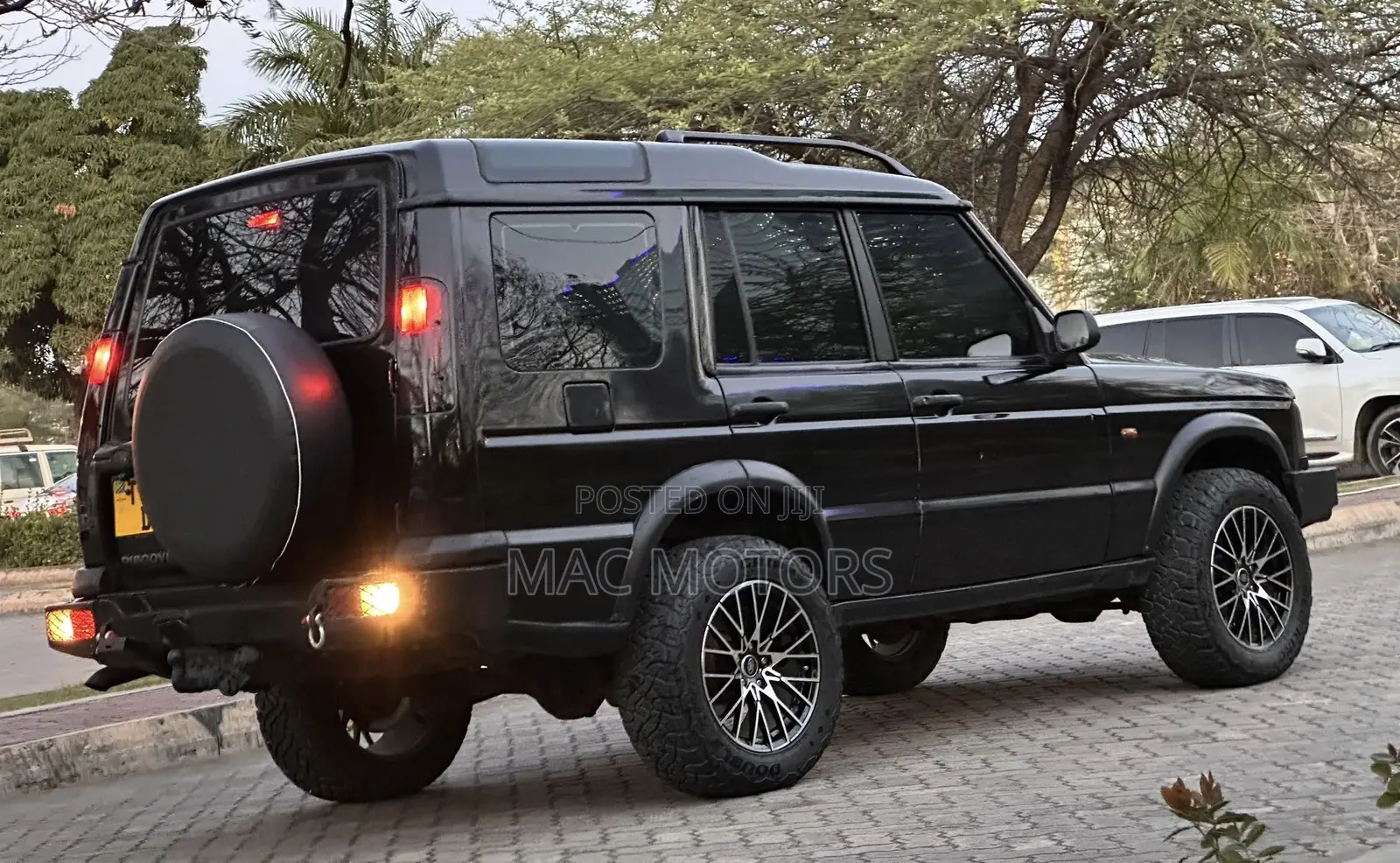 Land Rover Discovery 2004 Black
