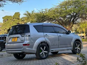 Mitsubishi Outlander 2010 Silver
