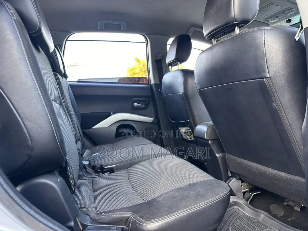 Mitsubishi Outlander 2010 Silver