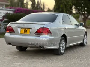 Toyota Crown 2006 Silver