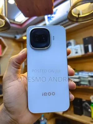 iQOO 11 256 GB White