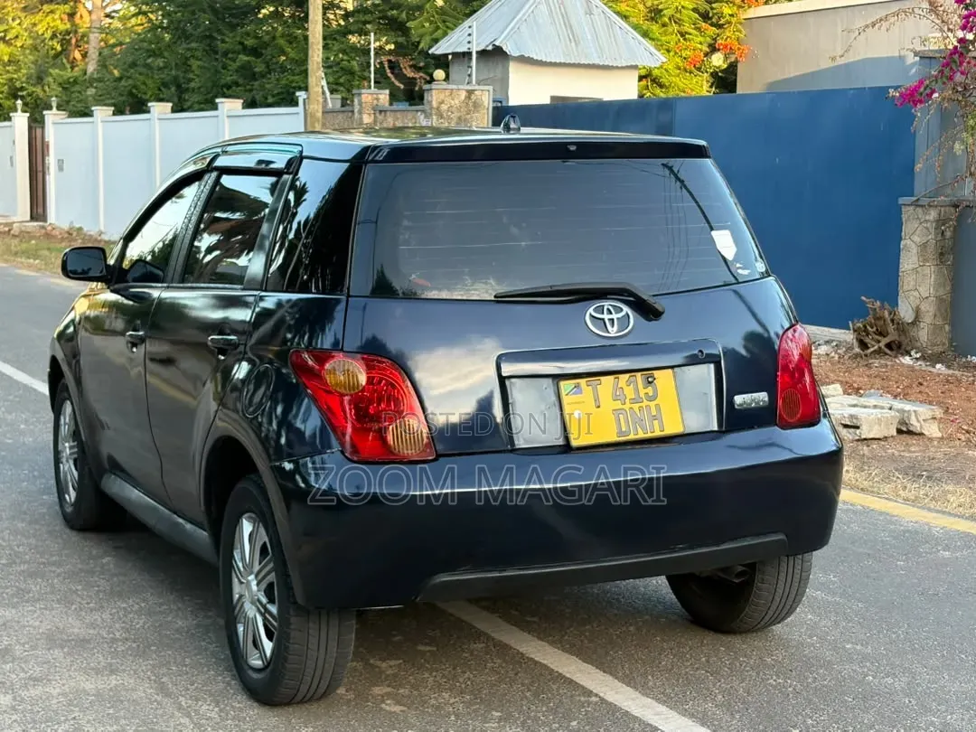 Toyota IST 2003 Black