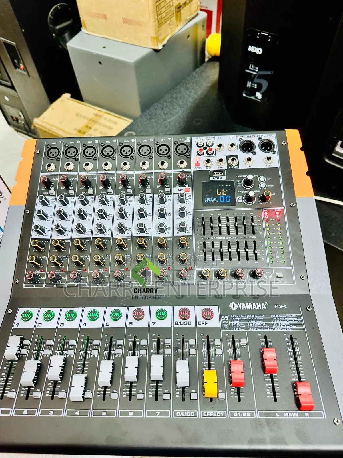 Professional YAMAHA 8 Channel Music Mixer Njia Nane With Cooling Fan