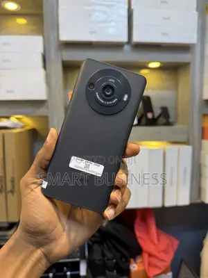 New Sharp Aquos R8s pro 256 GB Black