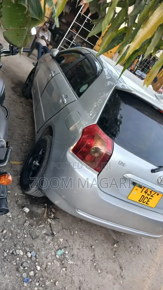 Toyota Corolla RunX 2005 Silver