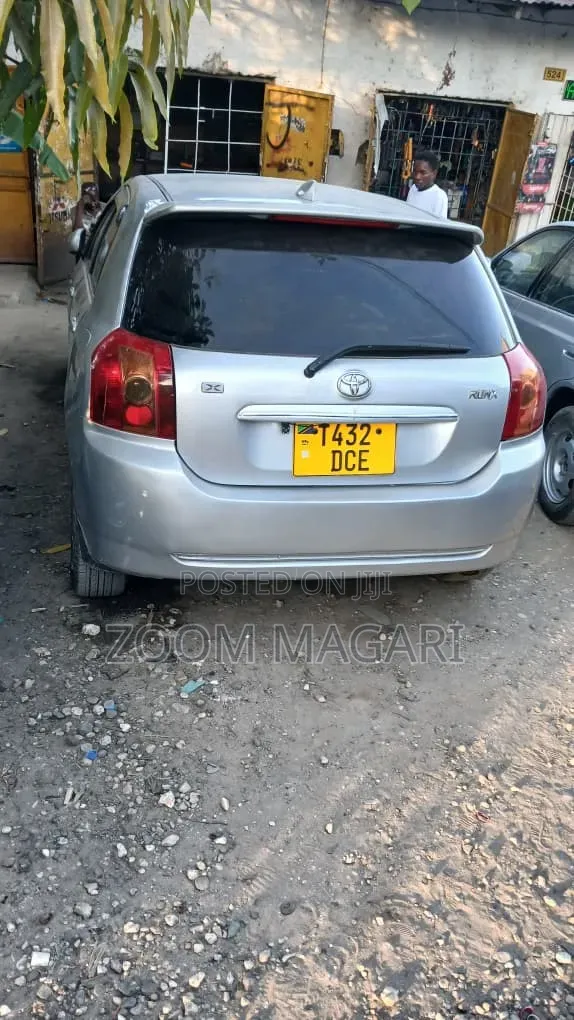 Toyota Corolla RunX 2005 Silver